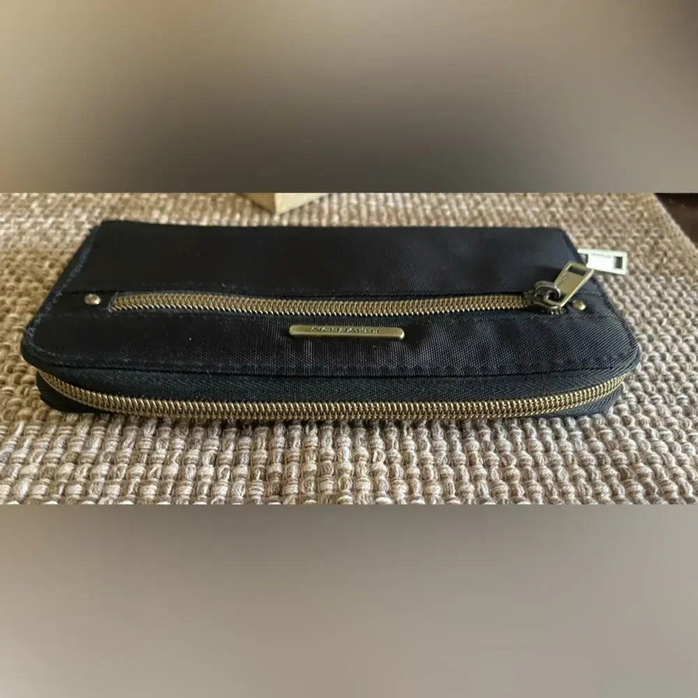 Travelon Black wallet with Gold